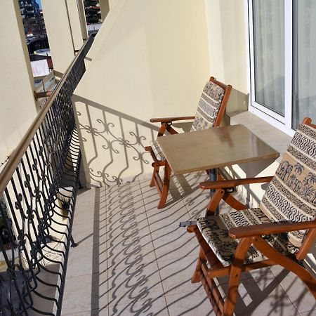 סאני ביץ' Lotus Family Hotel - Free Parking מראה חיצוני תמונה