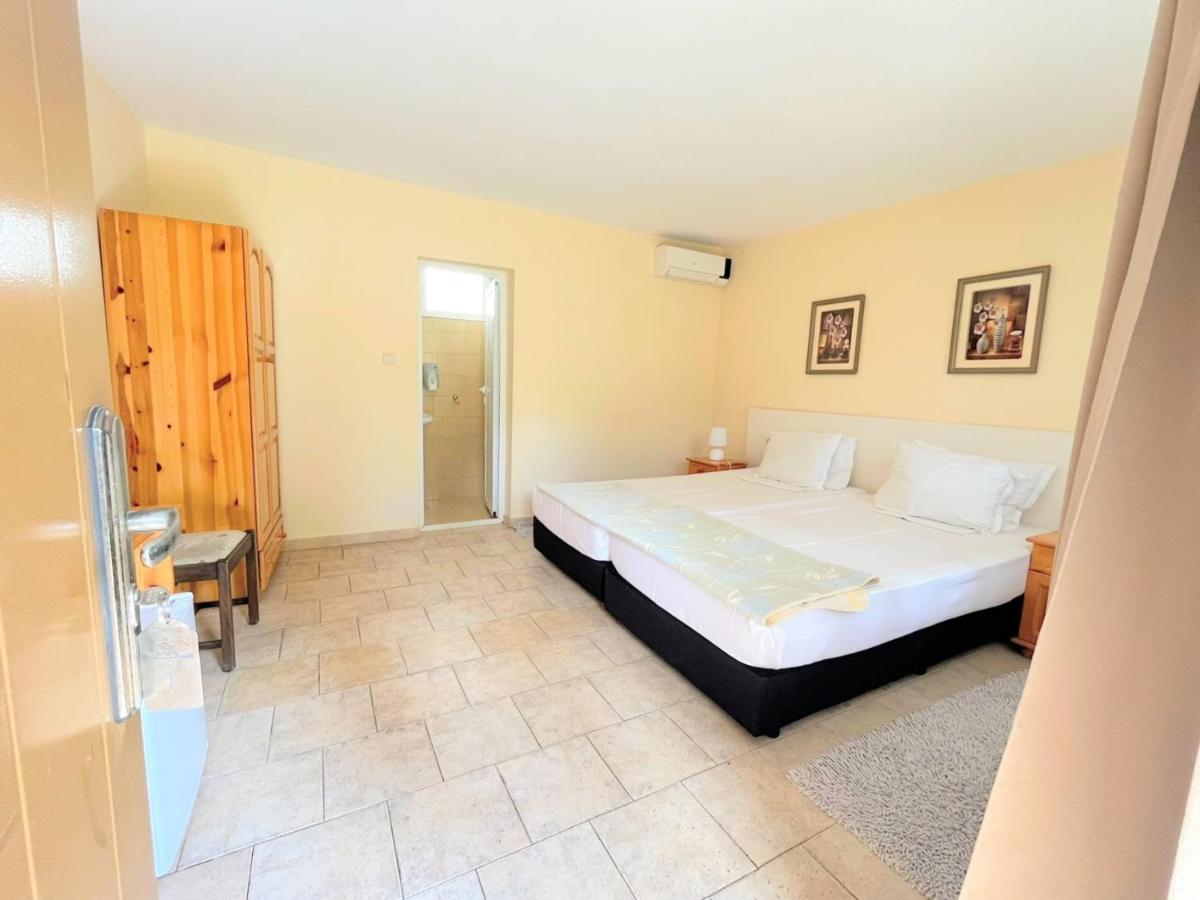 סאני ביץ' Lotus Family Hotel - Free Parking מראה חיצוני תמונה