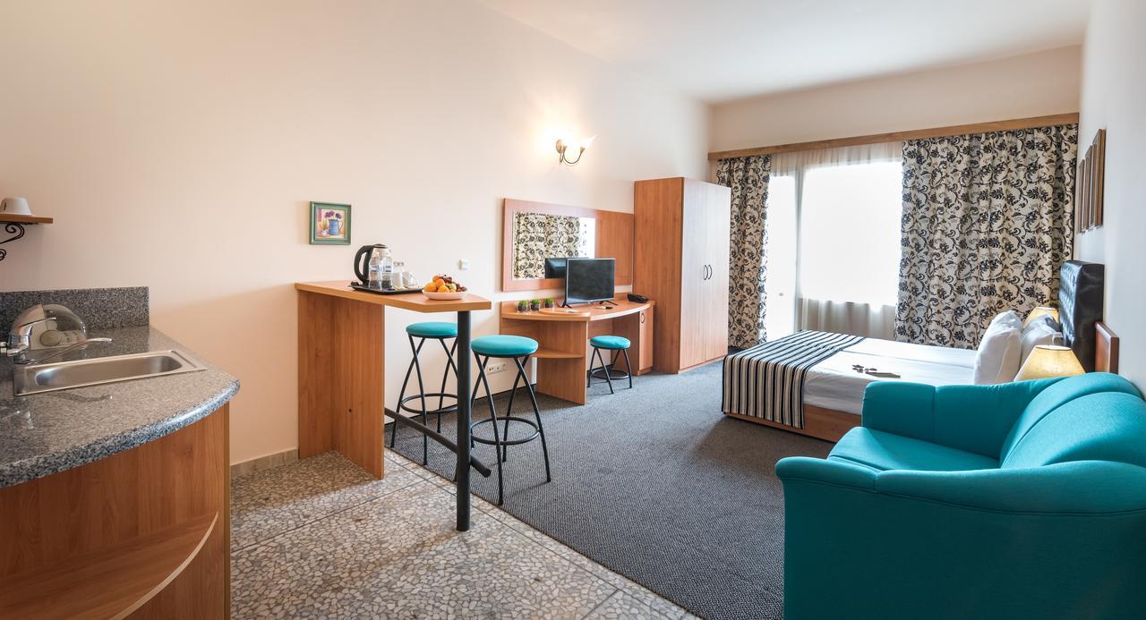 סאני ביץ' Lotus Family Hotel - Free Parking מראה חיצוני תמונה